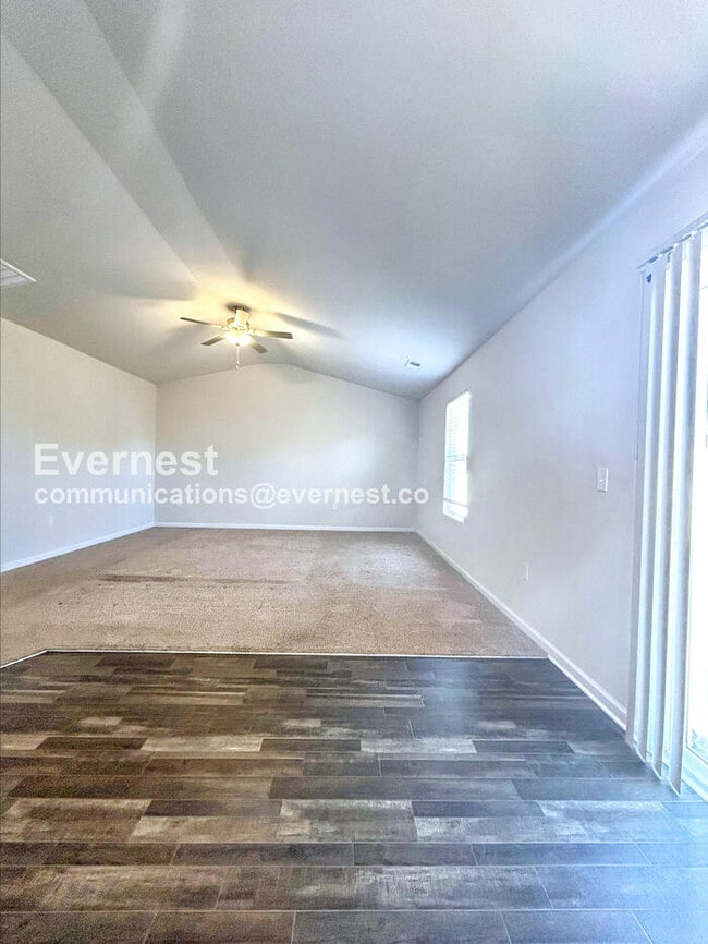 Building Photo - 550 Belcaro Dr