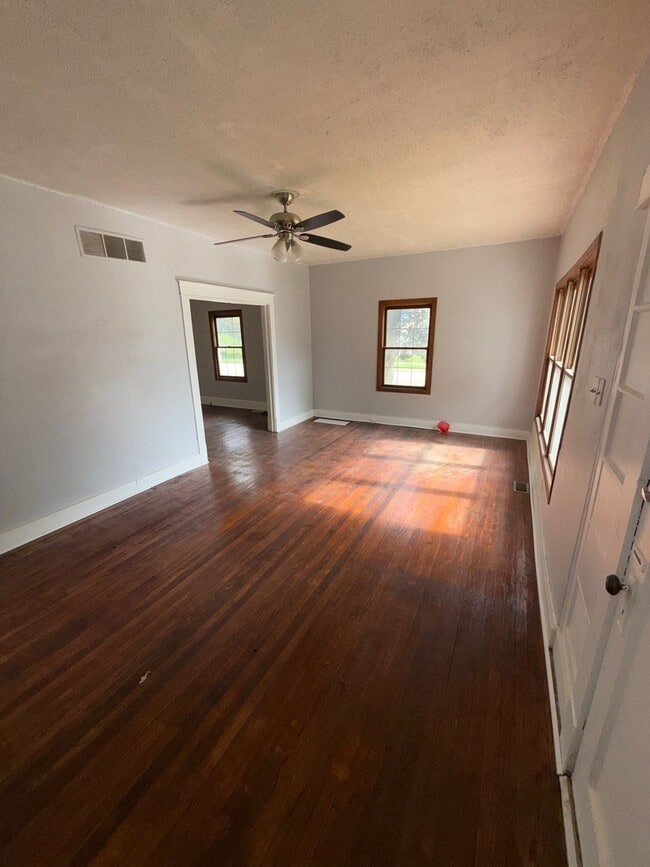 Building Photo - 201 Carbaugh Ave