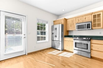 Building Photo - 6143 S Virginia Ave