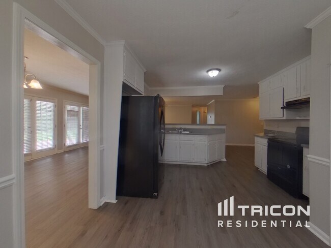 Foto del edificio - 446 Valley Woods Cir SE