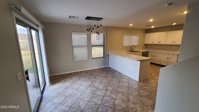 Building Photo - 3625 S Payton
