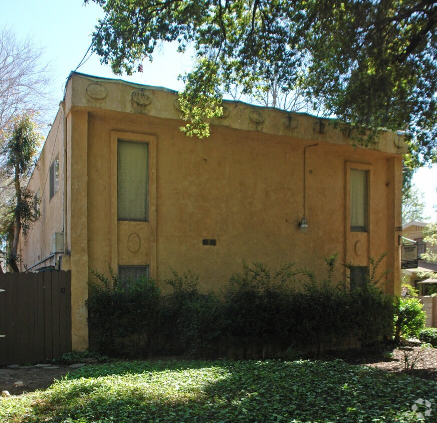 Foto del edificio - 1270 Hudson Ave