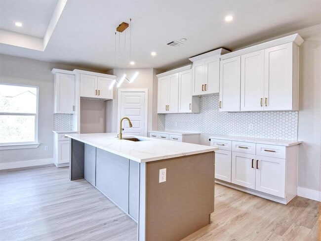 Building Photo - 6581 Rd 5503