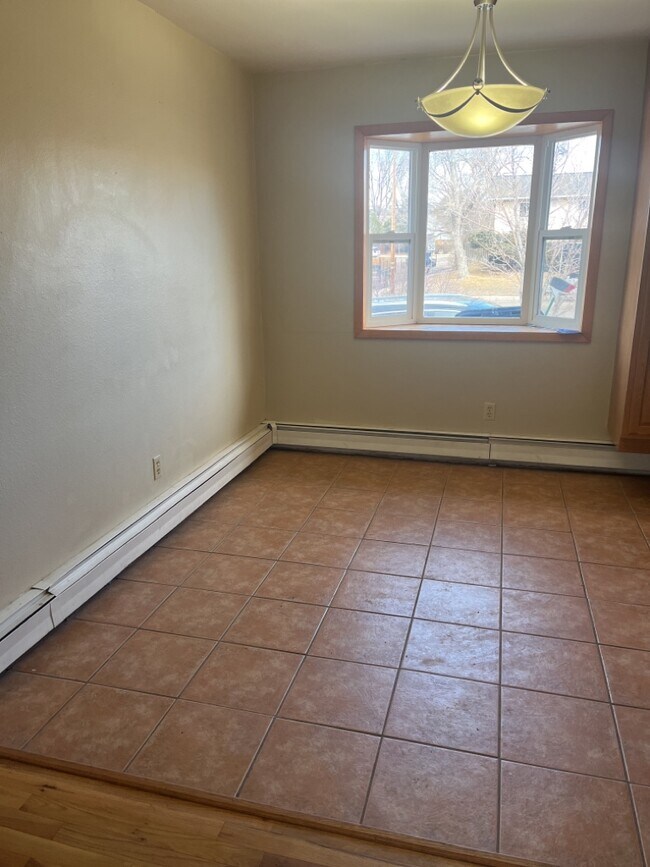 Building Photo - 301 Bocage Dr