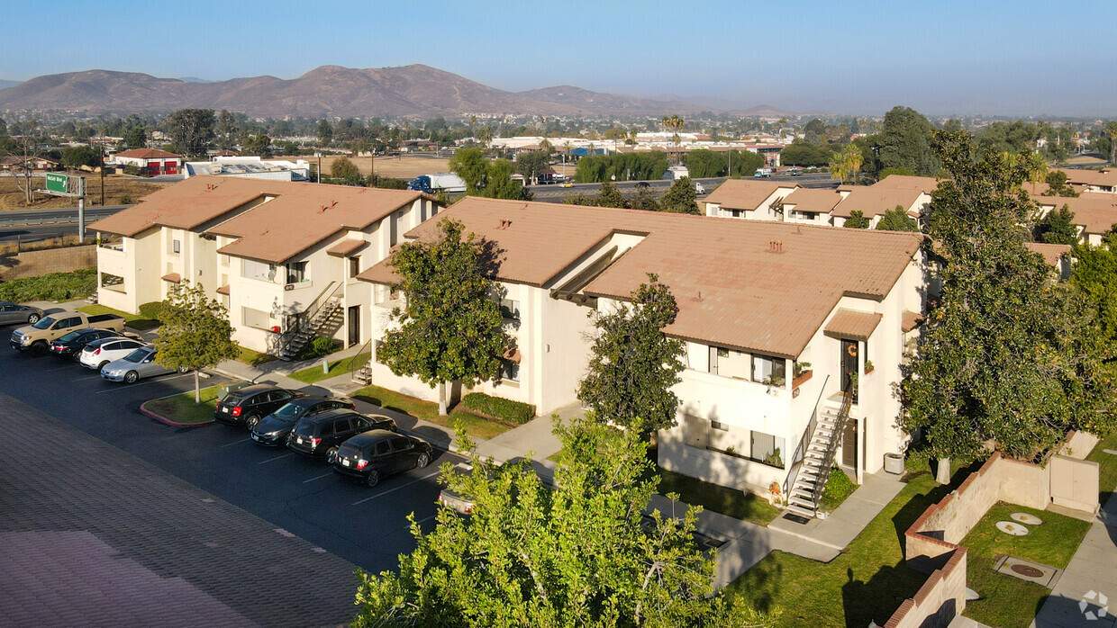 Primary Photo - Valley View Village Apartments