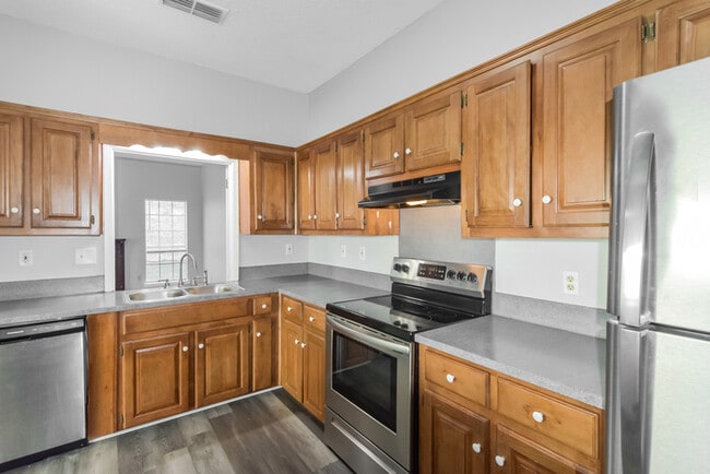 Building Photo - 6001 Neill Dr
