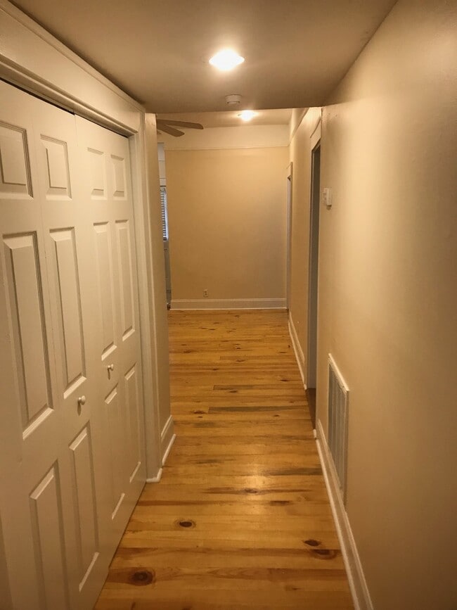 Building Photo - 823 Heidt St