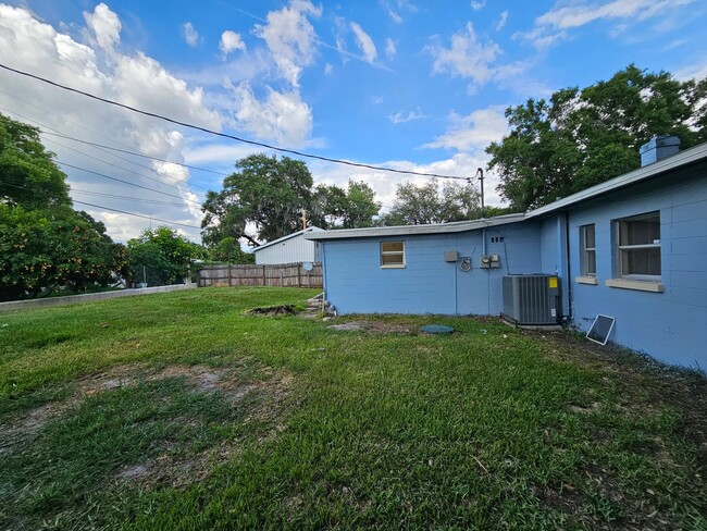 Foto del edificio - Amazing 4 bedroom 2 bath in Lakeland, FL