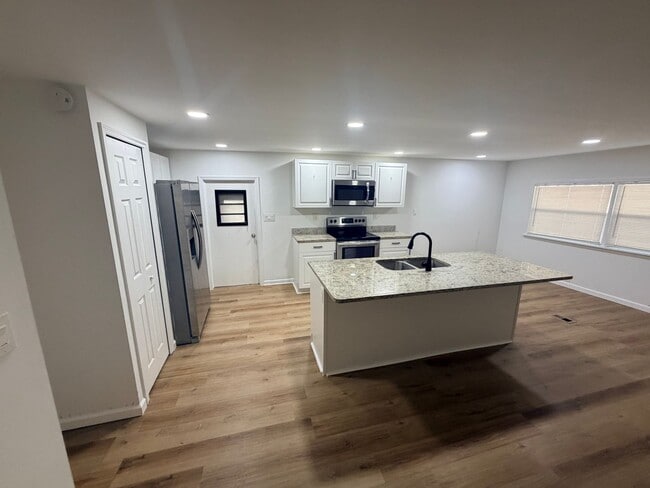 Building Photo - 7412 Western Cir Dr