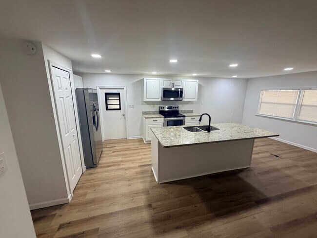 Foto del edificio - 7412 Western Cir Dr