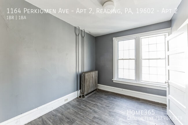Building Photo - Recently remodeled 1 bedroom apartment in ...