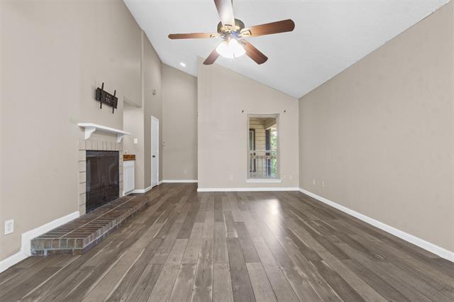 Foto del edificio - 7107 Holly Hill Dr