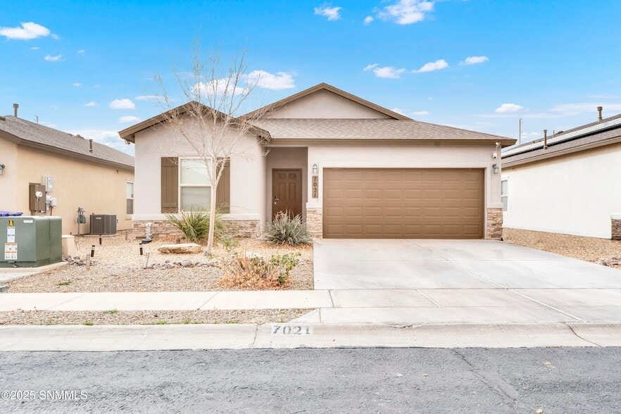 Primary Photo - 7021 Silver Spur St