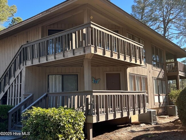 Building Photo - 222 Foxkroft Dr