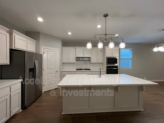 Building Photo - 403 S Templo Dorado St