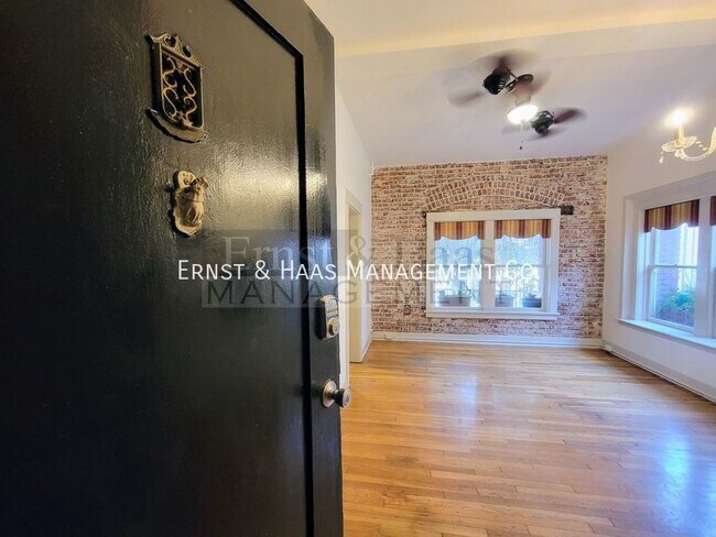 Foto del edificio - Lovely Jr. 1 bedroom in Historic Building ...