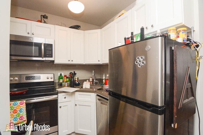 Foto del edificio - 818 W Lakeside Pl