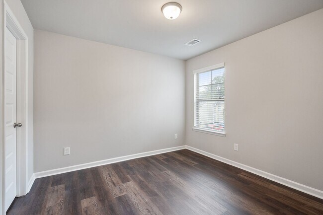 Foto del edificio - 4 bed / 2.5 bath in Gainesville! Retreat a...