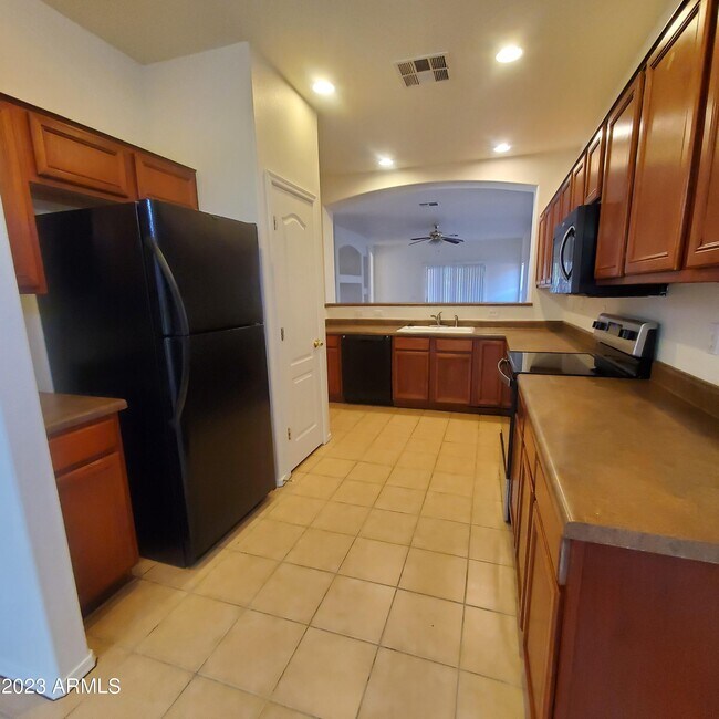 Foto del edificio - 8458 E Edgewood Ave