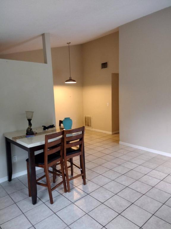 Foto del edificio - 24 N Sheltering Oaks Dr, Apt A , Inverness...