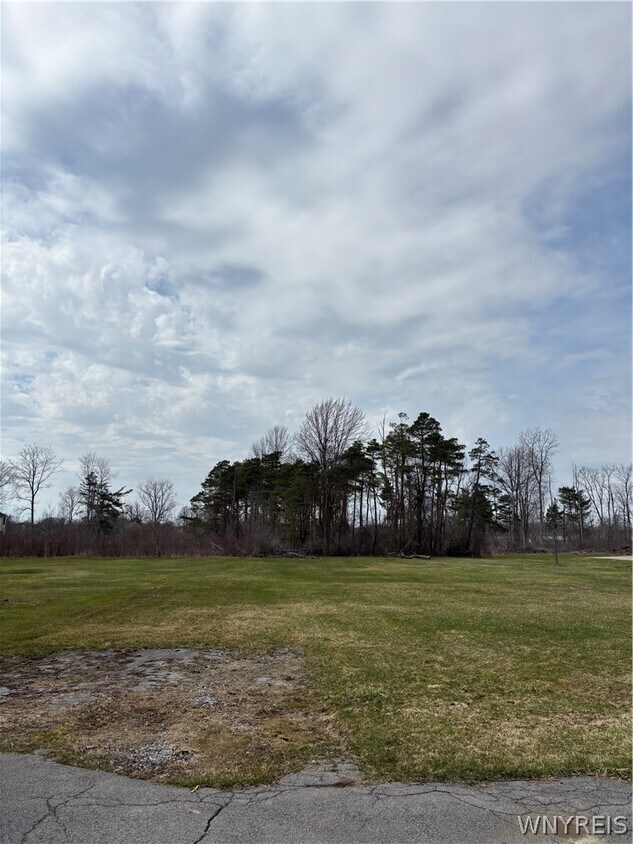 Foto del edificio - 190 Ayer Rd