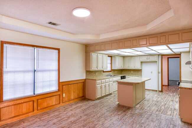 Building Photo - 107414 S 4770 Rd
