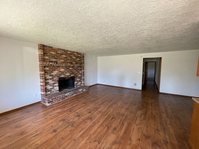 Foto del edificio - 3 Bedroom 2 Bath Single Family House