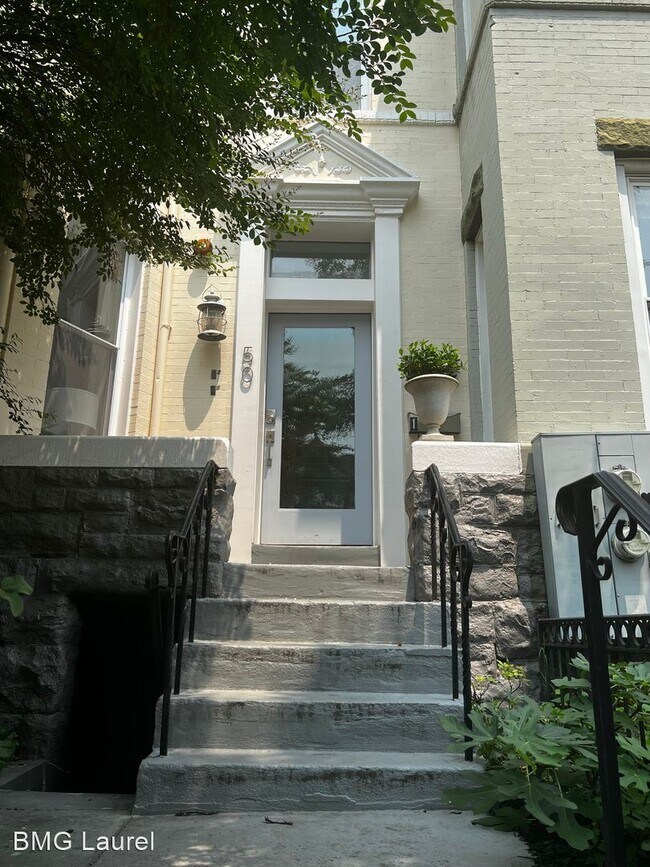 Foto del edificio - 3 br, 3 bath House - 50 Q St NE (#1)
