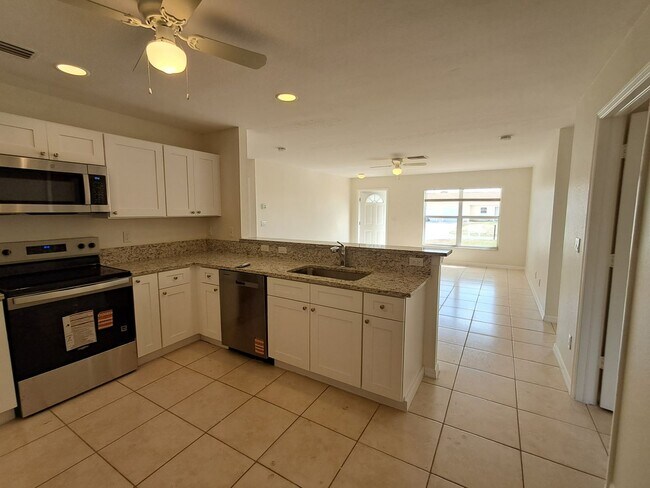 Foto del edificio - 2204-2206 Kenneth Ave S