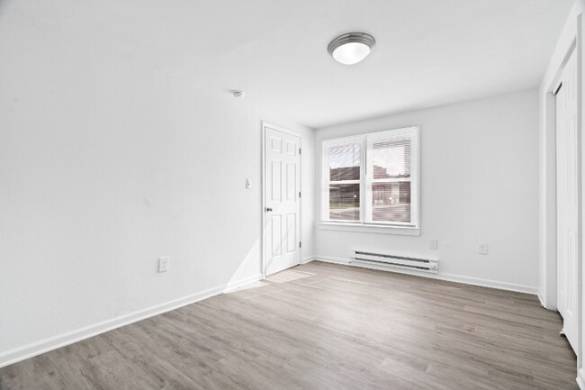 Foto del edificio - 102 S West St
