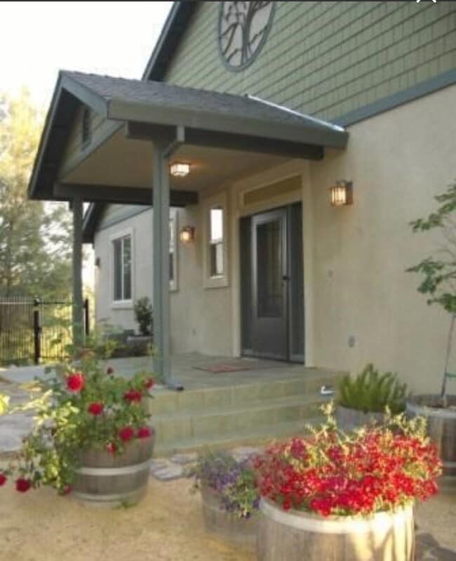 Building Photo - 124 Bobcat Saddle