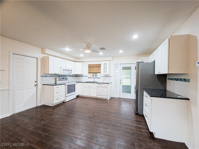Foto del edificio - 7425 GALLOWAY Rd