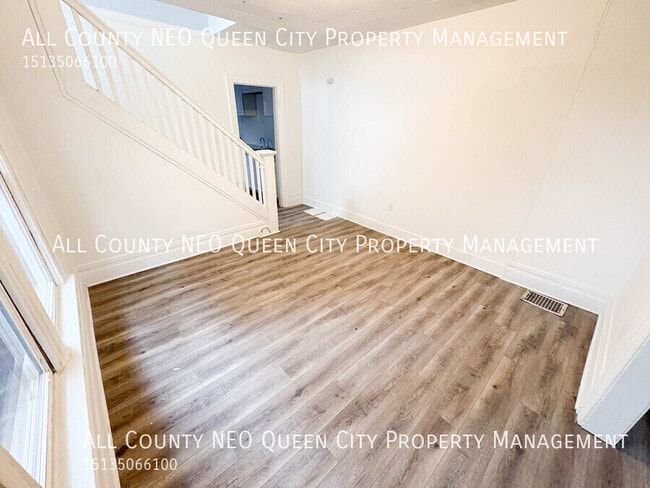 Foto del edificio - 225 Pleasant Ave