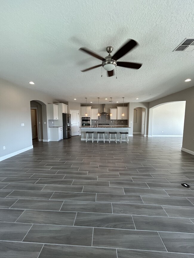 Building Photo - 2764 Kings Canyon Loop NE