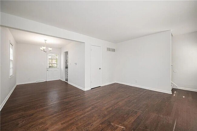 Foto del edificio - 3525 Bell St