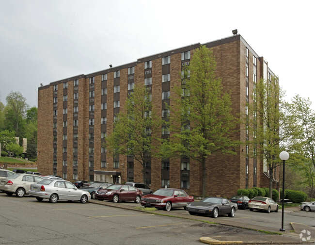 Building Photo - Douglas Plaza