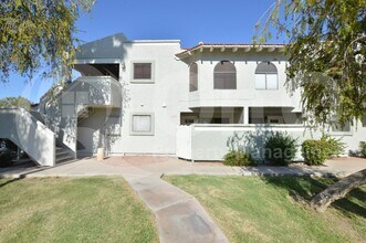Building Photo - 850 S River Dr