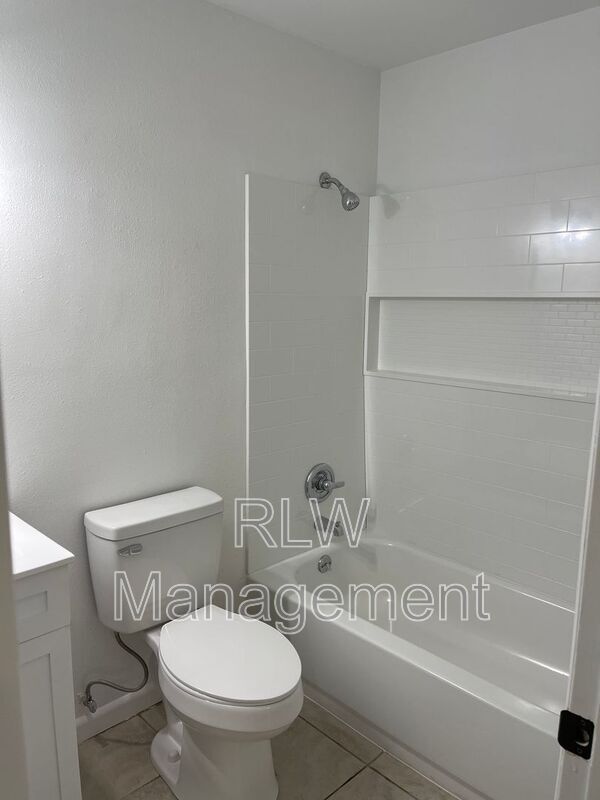 Foto del edificio - 425 S Seminole Ave