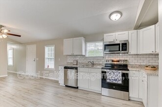 Building Photo - 2056 Louisa Rd