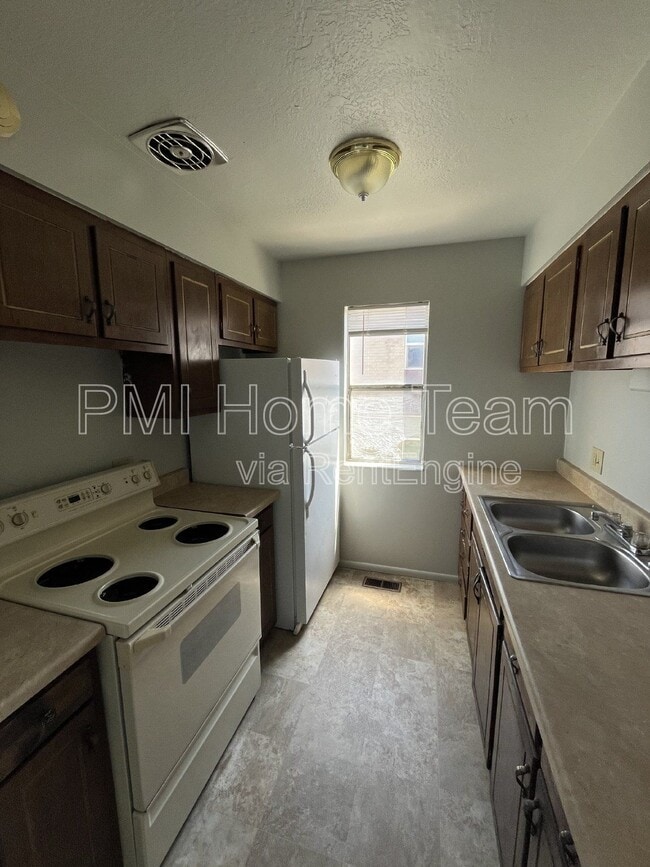 Building Photo - 1036 Healy St