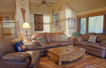 Building Photo - 2531 Longthong Rd