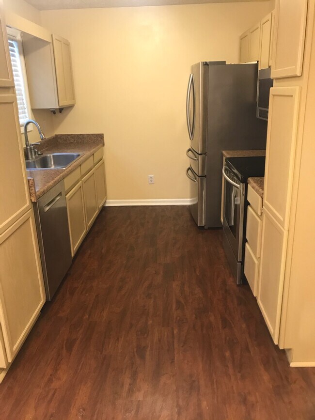 Foto del edificio - 3514 Clovis Ct