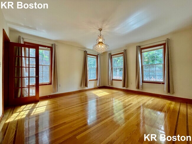 Building Photo - 52 Rawson Rd
