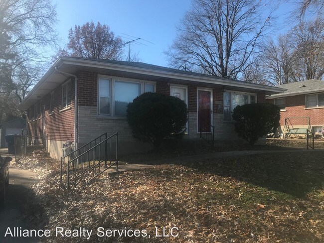 Building Photo - 8822-8824 McNulty Dr
