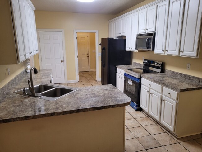 Foto del edificio - 3675 W Pointe Dr