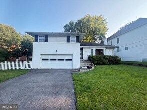 Building Photo - 5808 Greentree Rd