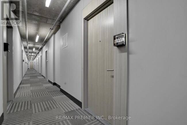 Photo du bâtiment - 111 Bathurst St