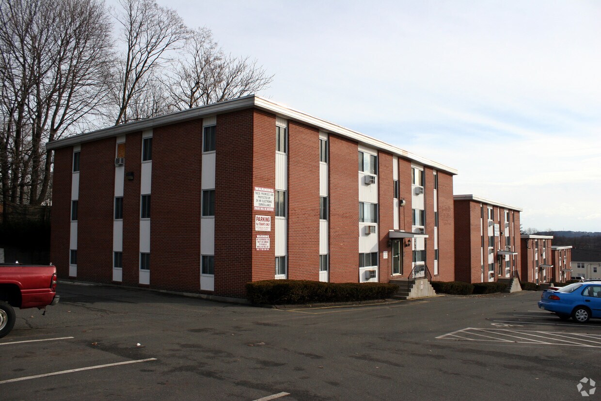 Central Townhouse Apartments Apartments in New Britain, CT