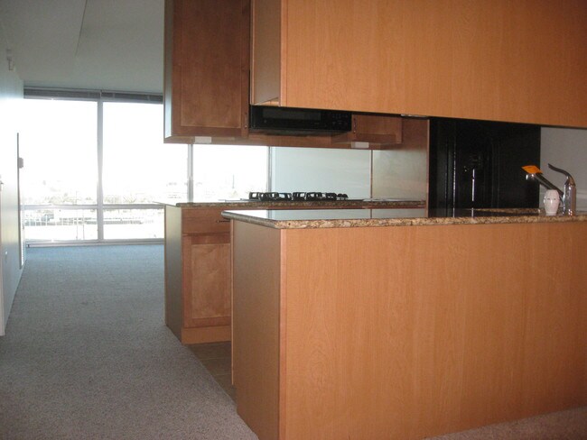 Foto del edificio - 9715 Woods Dr