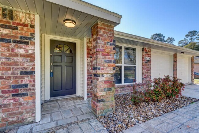 Building Photo - 24914 Hickory Hill Rd